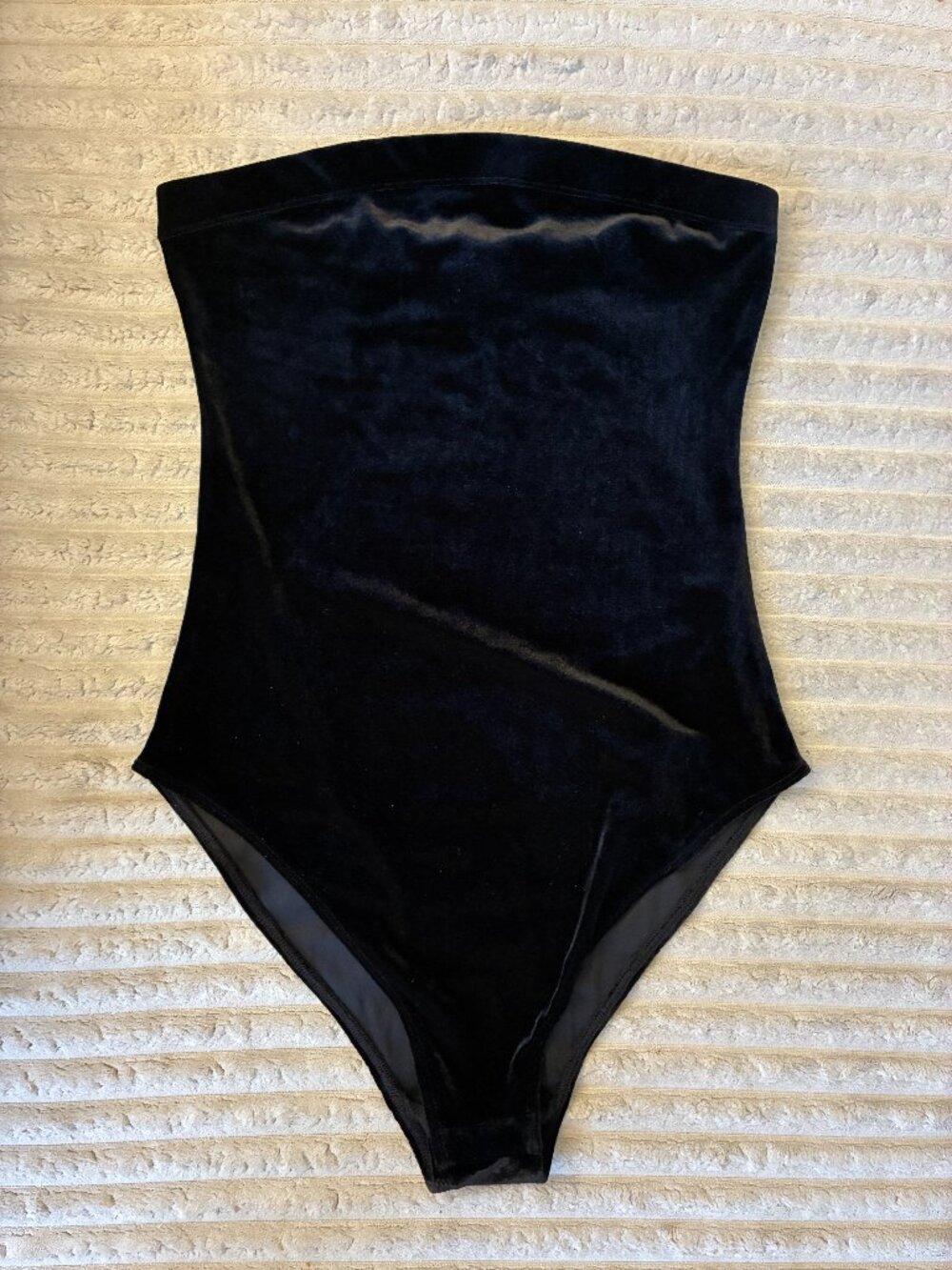 Urban Outfitters Velvet Strapless Sleeveless Bodysuit Size L